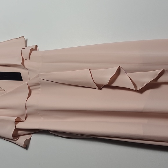 BCBGMAXAZRIA NWT Slit Sleeve Overlay Gown in Bare Pink Size 10 - Picture 4 of 16